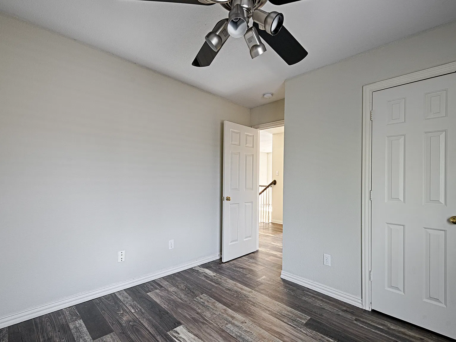 4 bed, 2178 sqft, $2,700 — Photo 2