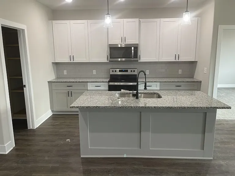 4414 S Mount Carmel Ave — Photo 3