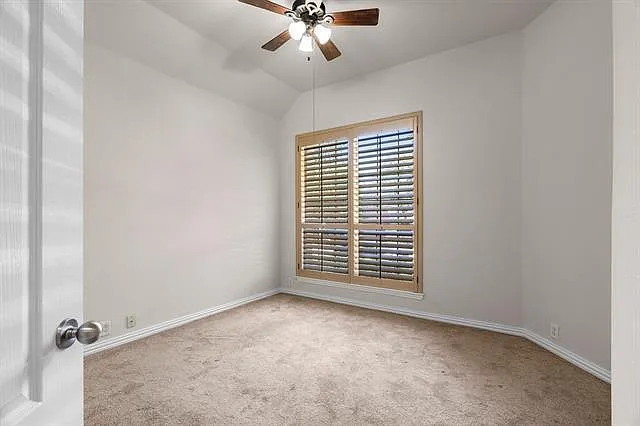 4 bed, 2094 sqft, $2,800 — Photo 3