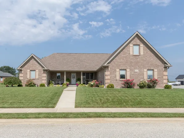 3555 Saint Andrews Pl, Seymour, IN 47274