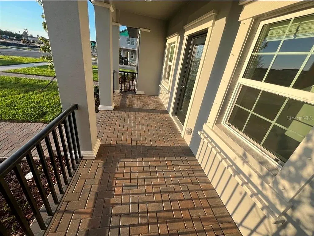 2 bed, 2.5 bath, 1463 sqft, $2,100 — Photo 3