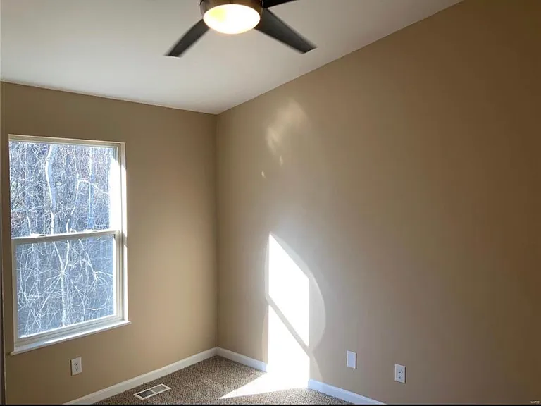 409 Omar Ct — Photo 12