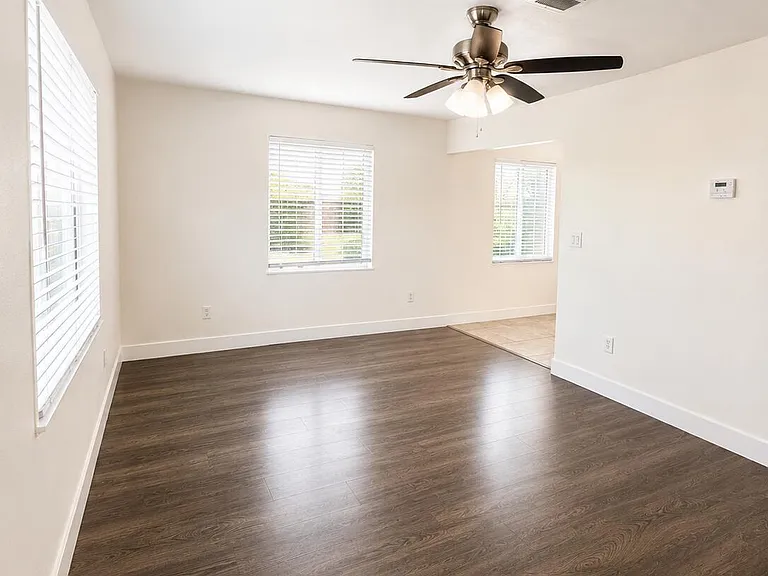 2234 W Medlock Dr #3 — Photo 4