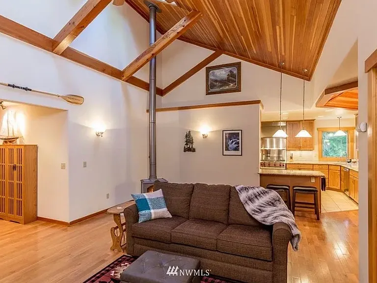Saddle Dr — Photo 6