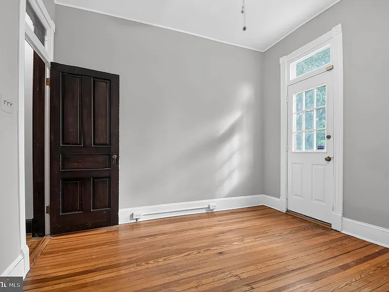 1319 Massachusetts Ave SE — Photo 17