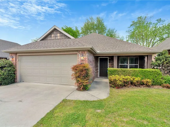 94 E Granada St, Fayetteville, AR 72703