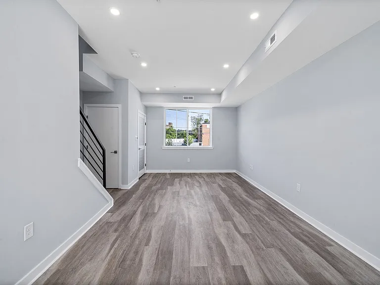 East Tioga Lofts — Photo 41