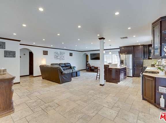 3rd image of 12542 Hatteras St
