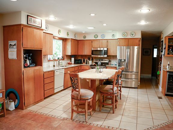 Kitchen with Granite & Tile