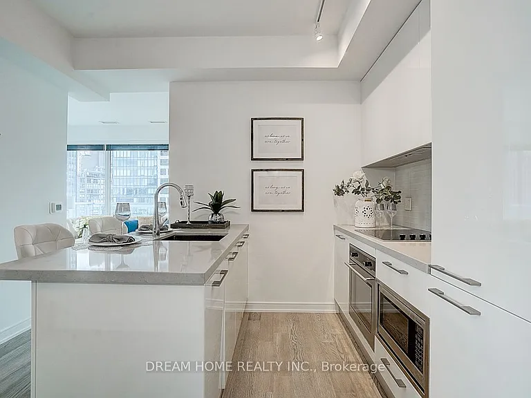 3 Gloucester St #1809 — Photo 11