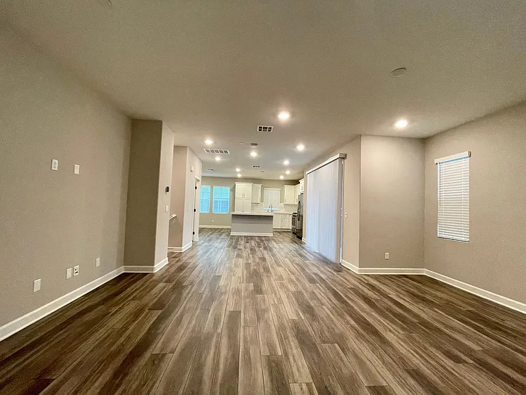 11002 Logan Way — Photo 10