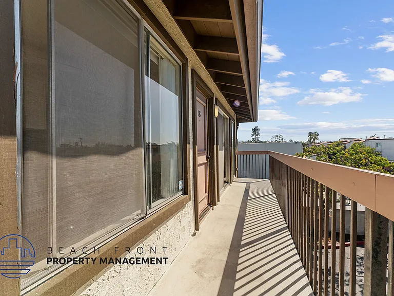 9842 Hamilton Ave. — Photo 14