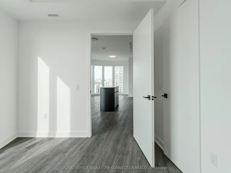 1185 Dupont St #1210 — Photo 21