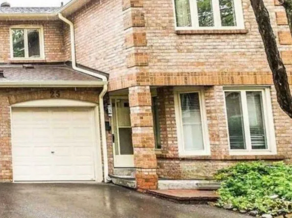 5020 Delaware Dr #25, Mississauga, ON L4Z 3C4