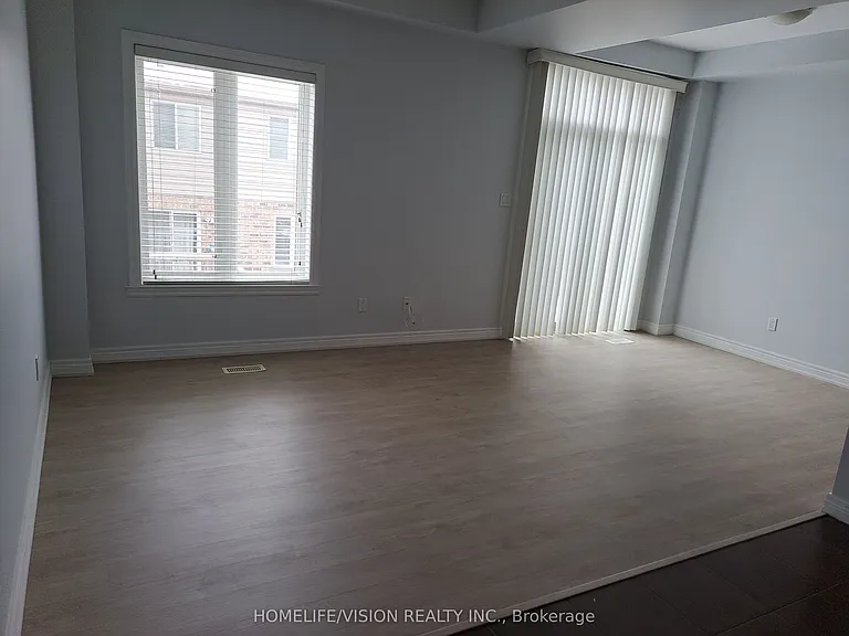 98 Highgate Dr #UPPER LEVEL — Photo 3