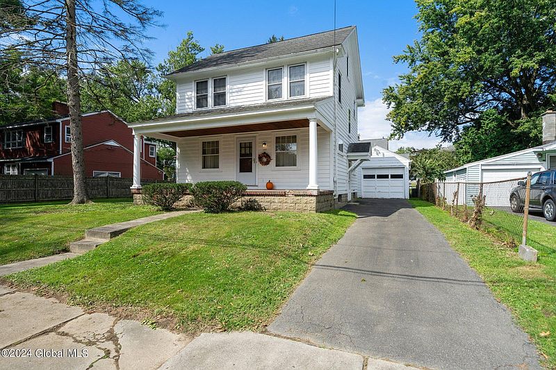 2nd image of 1987 10th Street