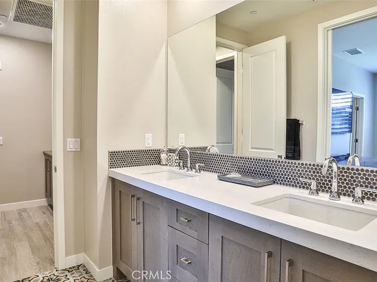 876 Doheny Way — Photo 23