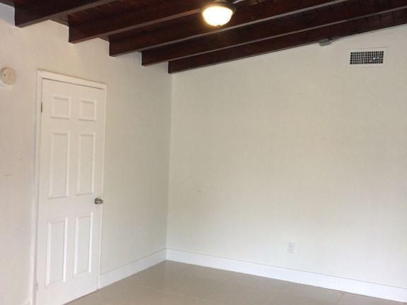 3rd image of 260 NE 171st Ter