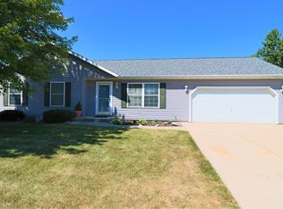 605 Arrowhead Dr, Twin Lakes, WI 53181