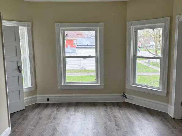 66 Lake St APT 2, Le Roy, NY 14482