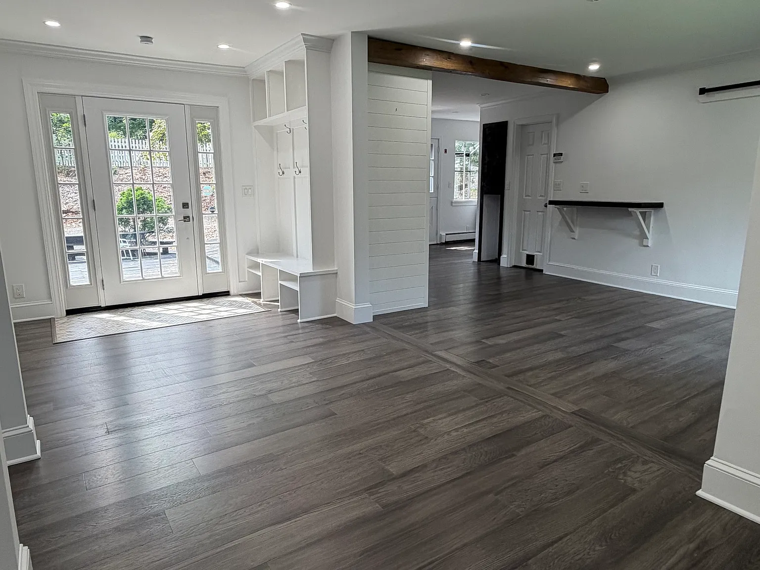 3 bed, 2.5 bath, 2273 sqft, $4,200 — Photo 4