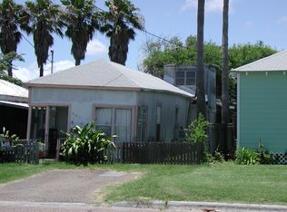 507 S Magnolia St, Rockport, TX 78382