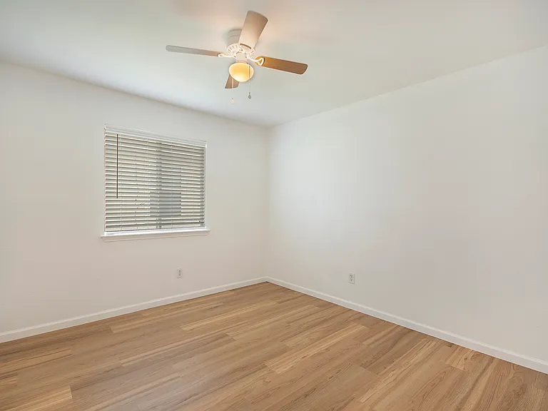 1618 Pin Oak Trl — Photo 19