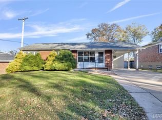 816 Forman Rd, Saint Louis, MO 63123