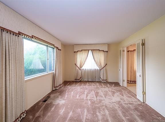 5th image of 1553 S 77th Ave E