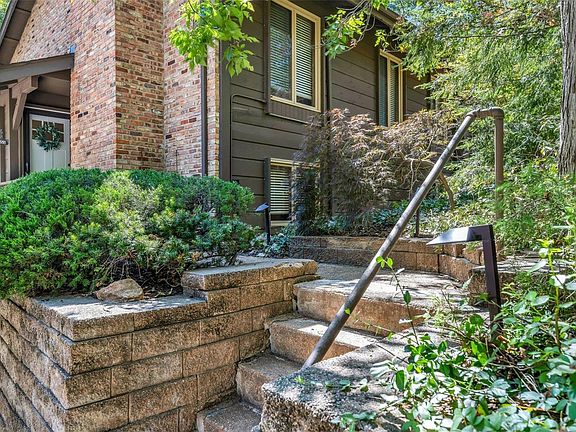 2nd image of 1555 Birnamwood Trail Dr