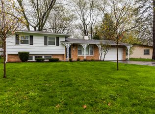 4 Knollwood Dr, Montgomery, IL 60538