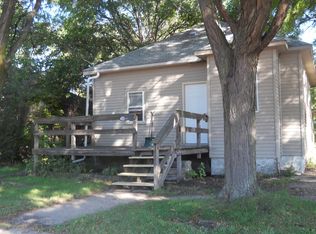 208 W 9th Ave, Mitchell, SD 57301