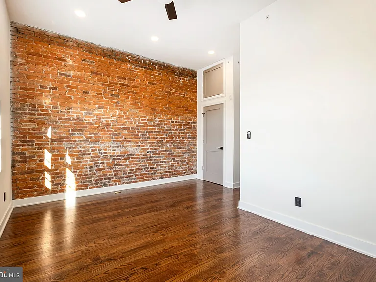 1613 N 33rd St #D — Photo 12