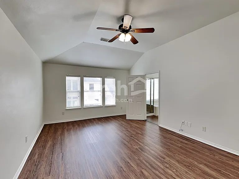 15818 Shoreline Terrace Dr — Photo 12