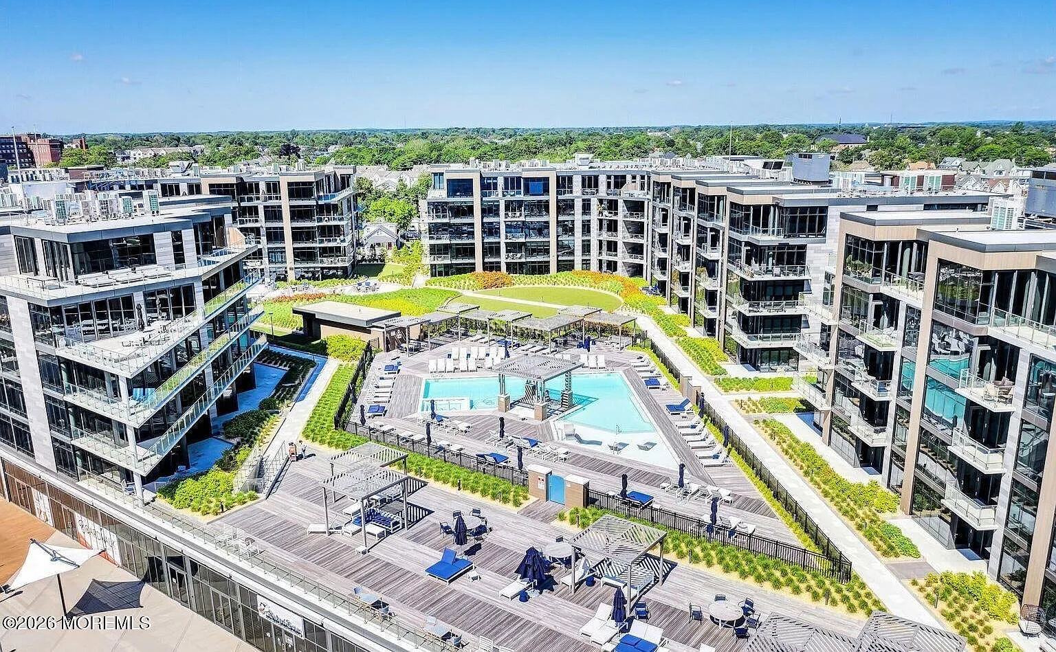 1 bed, 869 sqft, $36,000 — Photo 1