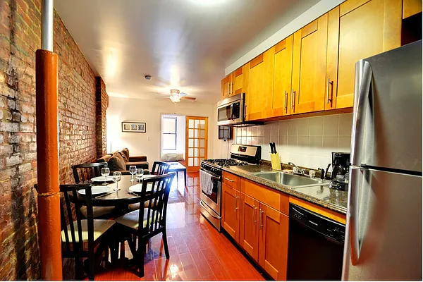 Rented by Smart City Real Estate LLC | media 31