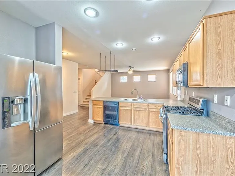9501 Wooded Heights Ave — Photo 4