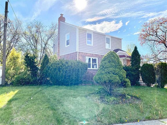 4th image of 38 Queens Ave #38