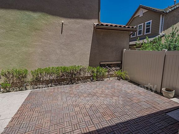 2nd image of 27460 Redwood Ct