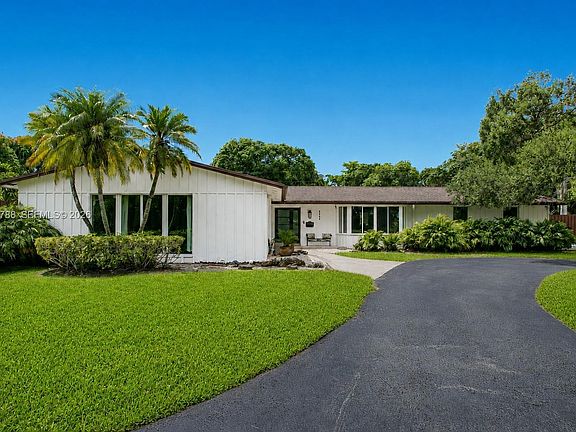 2nd image of 8520 SW 151st St