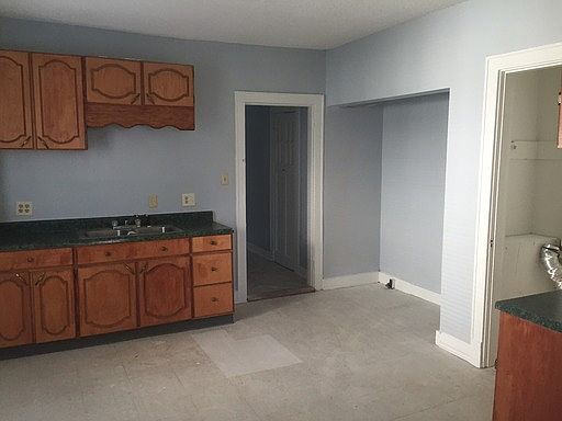 2nd image of 1954 Manila Ave APT 101
