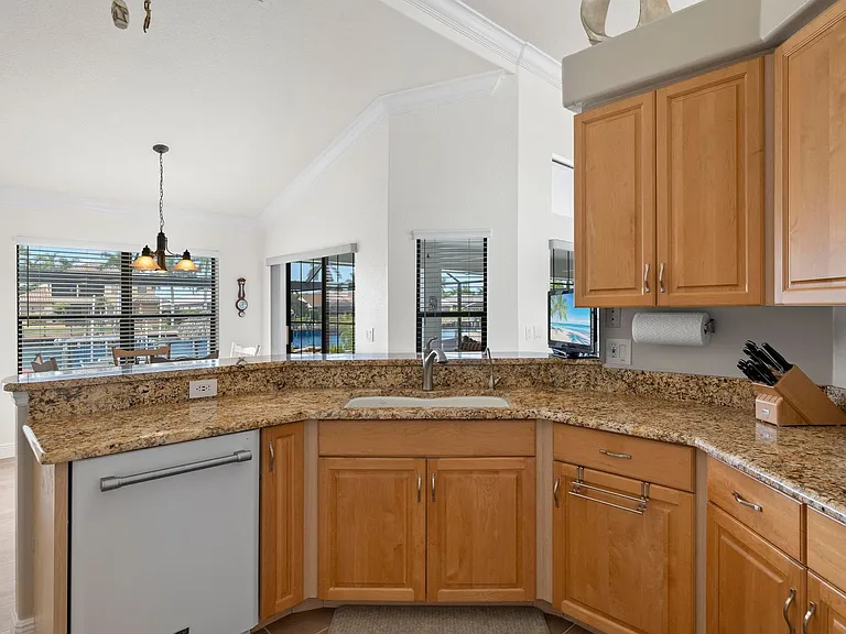 5310 Sands Blvd — Photo 10