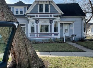 565 Elm St, Wyandotte, MI 48192