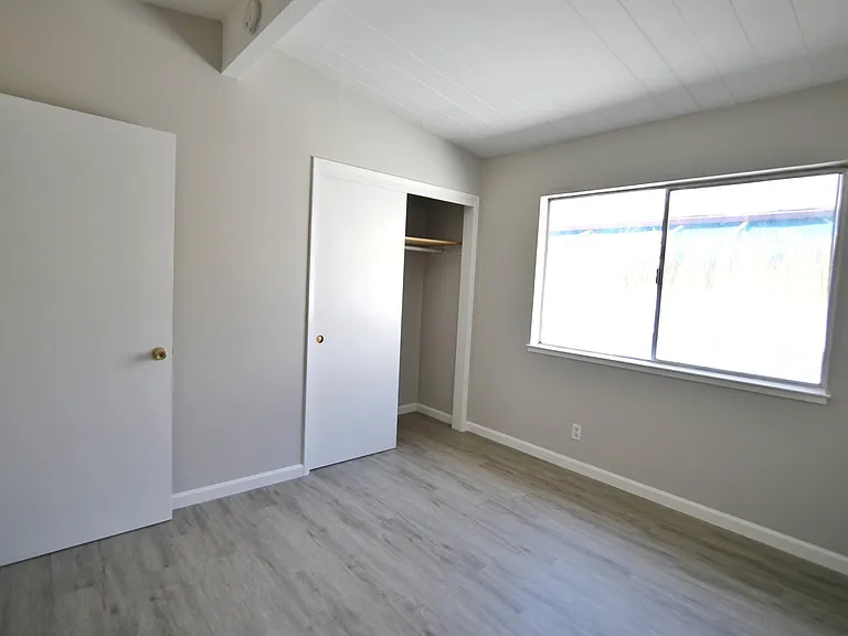 3271 Alma St — Photo 32