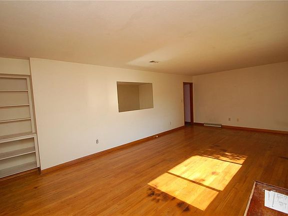4th image of 3017 Muriel Ave