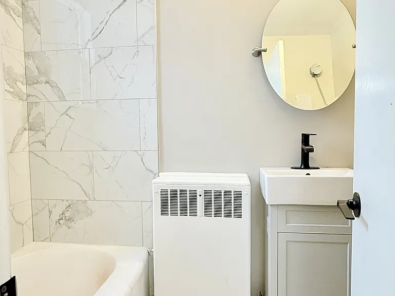 308 Askin Ave #5 — Photo 9