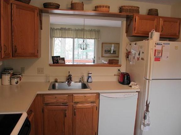 PASS THRU WINDOW TO DINING