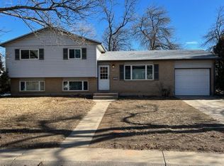404 Clover Ln, Fort Collins, CO 80521