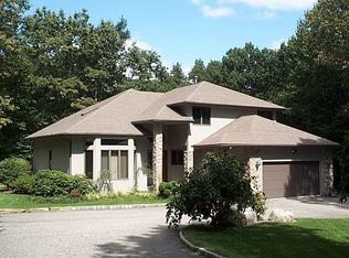 33 Woodbine Ln, Exeter, RI 02822