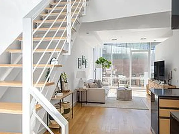 165 N 10th St APT 4D, Brooklyn, NY 11211